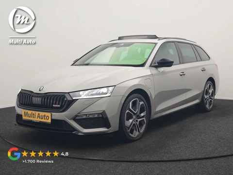 Škoda Octavia Combi 1.4 TSI iV RS PHEV 245pk Dealer O.H. | Panodak | Adaptive Cruise | Camera | Sportstoelen Verwarmd | Sfeerverlichting | Apple Carplay | Crystal LED | Keyless | Navigatie | DAB | Virtual Cockpit | 19"L.M | Plug In Hybrid |