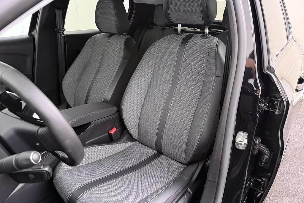 Peugeot e-208 – foto 10