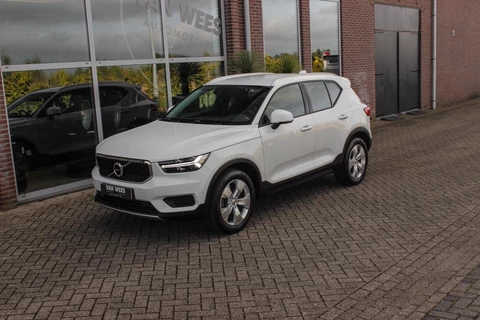 Volvo XC40 1.5 T3 Momentum Pro | 1e eigenaar | NL auto | Inc btw | Cruise control | Climate control | LED | Navigatie | Bluetooth | 18 inch | Trekhaak | Half leer | 163 pk