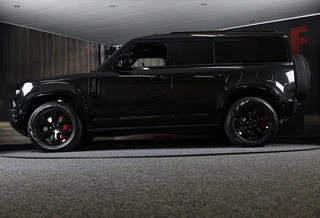 Land Rover Defender – thumbnail 5