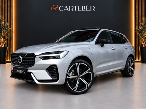 Volvo XC60 2.0 R-Design 398PK AWD Long Range | Pano | H&K | Orrefors | Leder | Memory | Carplay - Android | Keyless | 360 | Trekhaak | Led | Adaptive Cruise | Stoelverwarming voor & achter | Stuurwielverwarming | Digital Dash | Dodehoek Detectie