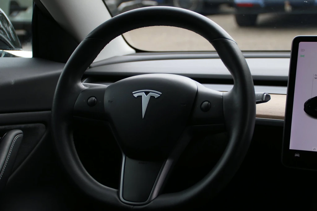 Tesla Model 3 – foto 11