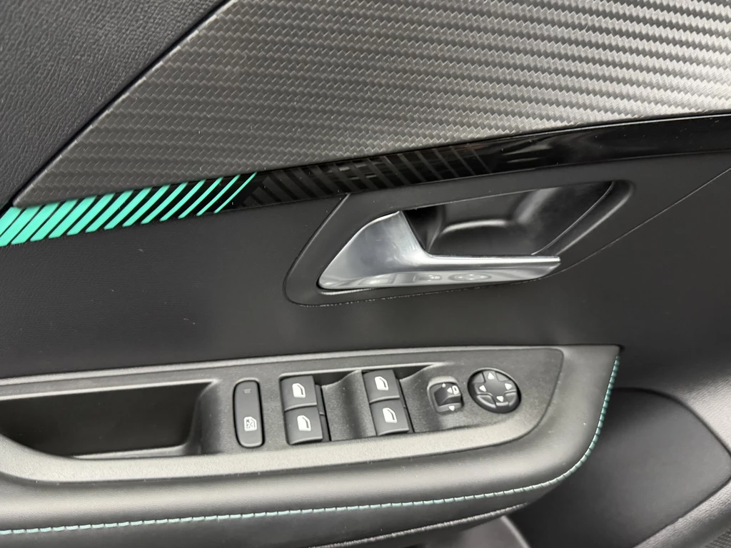 Peugeot e-208 – foto 26