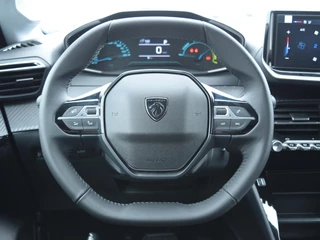 Peugeot 208 – thumbnail 8