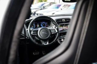 Jaguar F-PACE – thumbnail 52