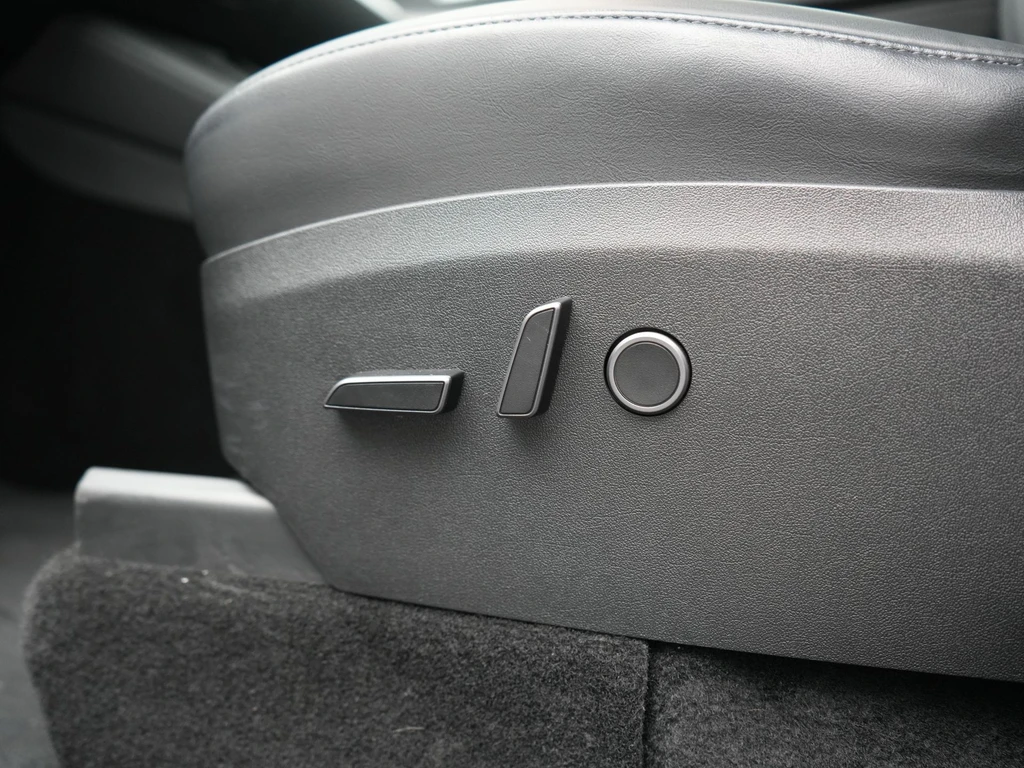 Tesla Model Y – foto 24