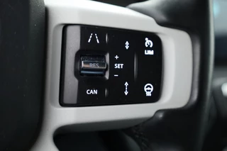 Land Rover Defender – thumbnail 18