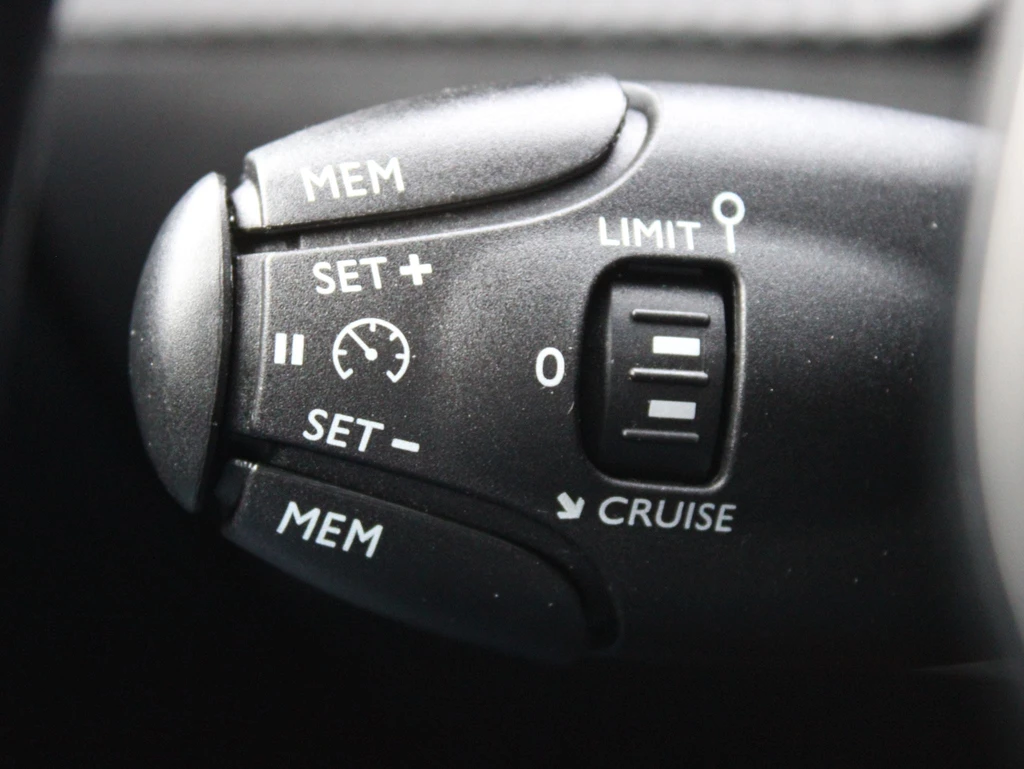 Peugeot 208 – foto 24