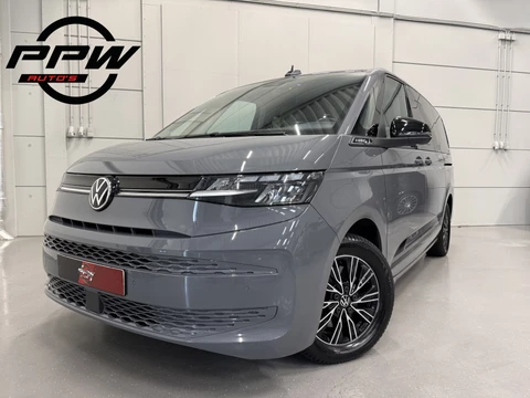 Volkswagen Multivan 1.4 eHybrid L2 BULLI EDITION 7p. PURE-GREY/TREKHAAK/CAMERA/ACC/STANDKACHEL/CARPLAY/NAVI/ELECTR.A.KLEP/PRIVACY/17"/SCHUIFRUITJES/VOLLEDIG VW DEALER HISTORIE