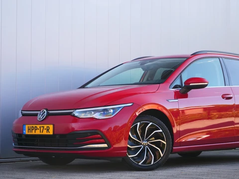 Volkswagen Golf 1.5 eTSI Style 150 Pk Automaat Navi / DAB / Apple Carplay / Trekhaak