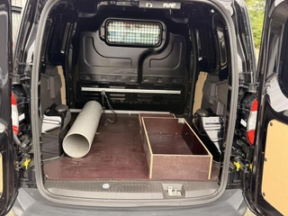 Ford Transit Courier – thumbnail 19