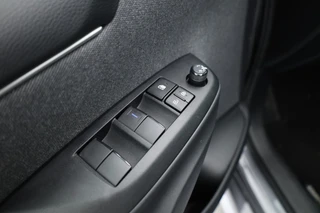 Toyota Yaris – thumbnail 12