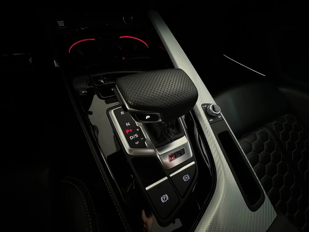 Audi RS4 – foto 17