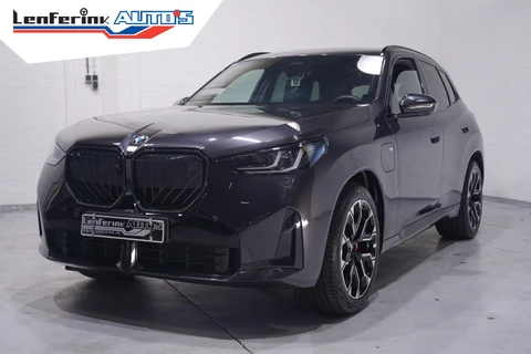 BMW X3 30e xDrive M Sport Pro 100% SOH Stoelverwarming v+a Stuurverwarming Stoelventilatie voor Head up display Harman/kardon Memory bestuurderstoel Apple carplay/android auto Adaptive cruise control met stop & go20 inch lichtmetalen velgen Sophistograu metalic M sportremsysteem