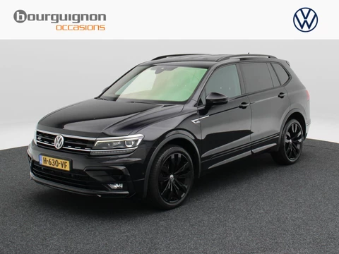 Volkswagen Tiguan Allspace 1.5 TSi 150 Pk Automaat R-Line | Trekhaak | Adaptive Cruise | Climatronic | Camera | CarPlay | 20 Inch | 126.191 Km !!
