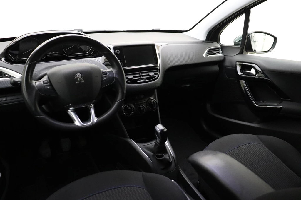 Peugeot 208 – foto 12