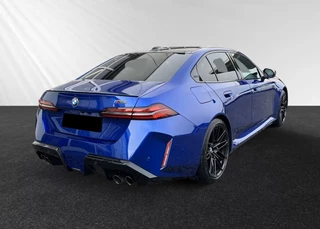 BMW M5 – thumbnail 2