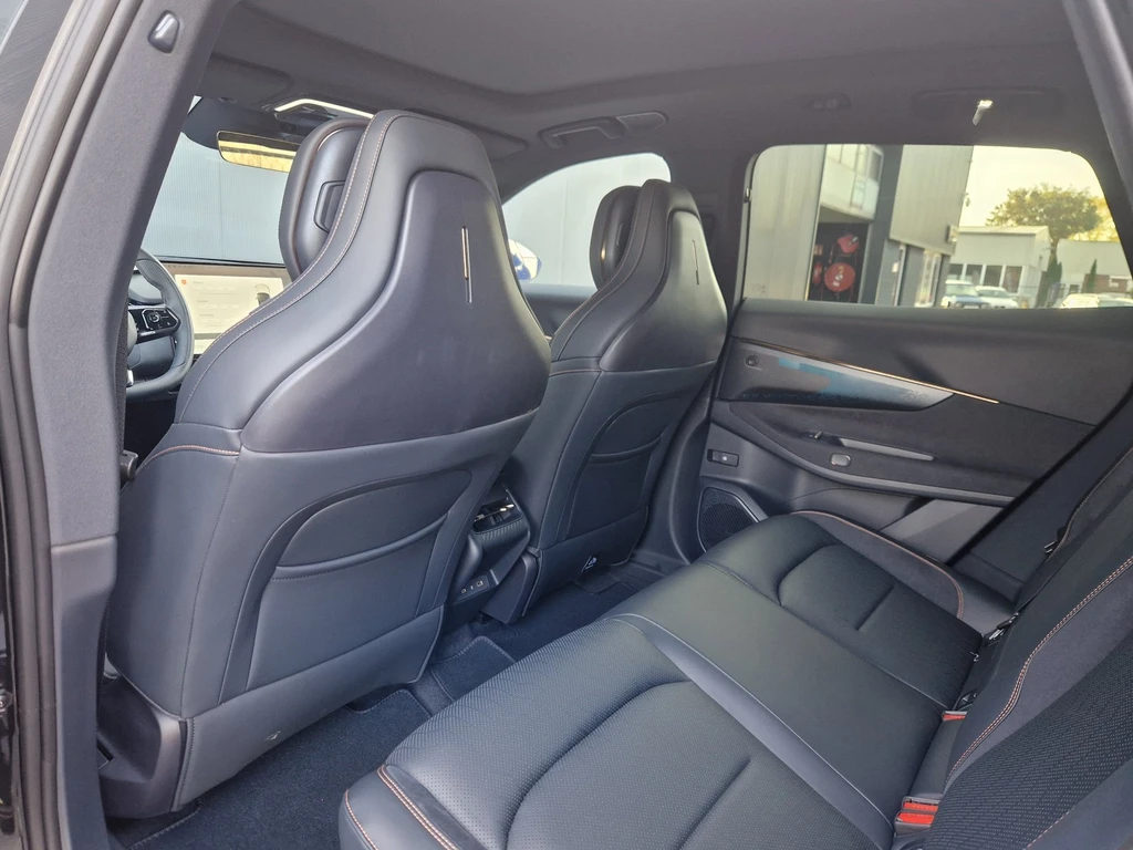 Lynk & Co 08 – foto 16