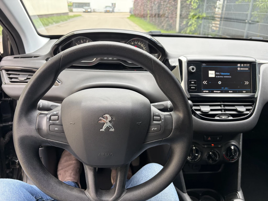 Peugeot 208 – foto 18