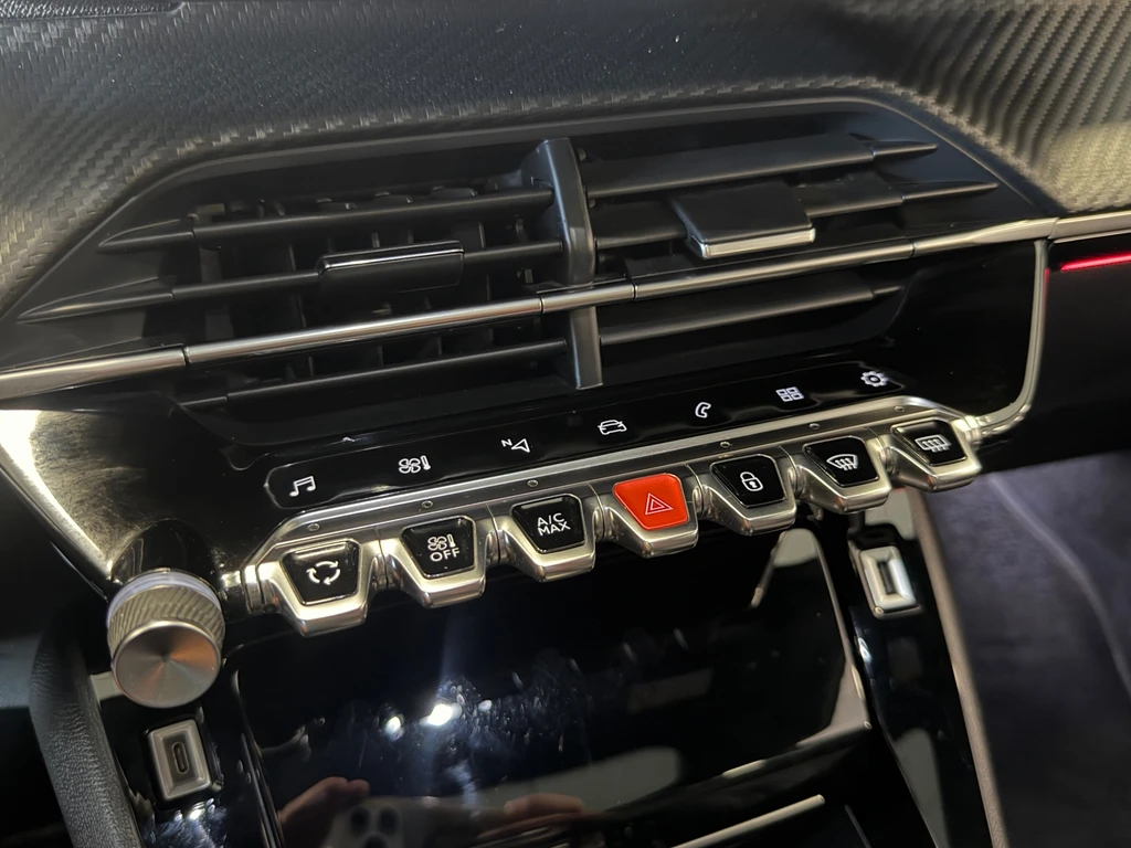 Peugeot 208 – foto 22