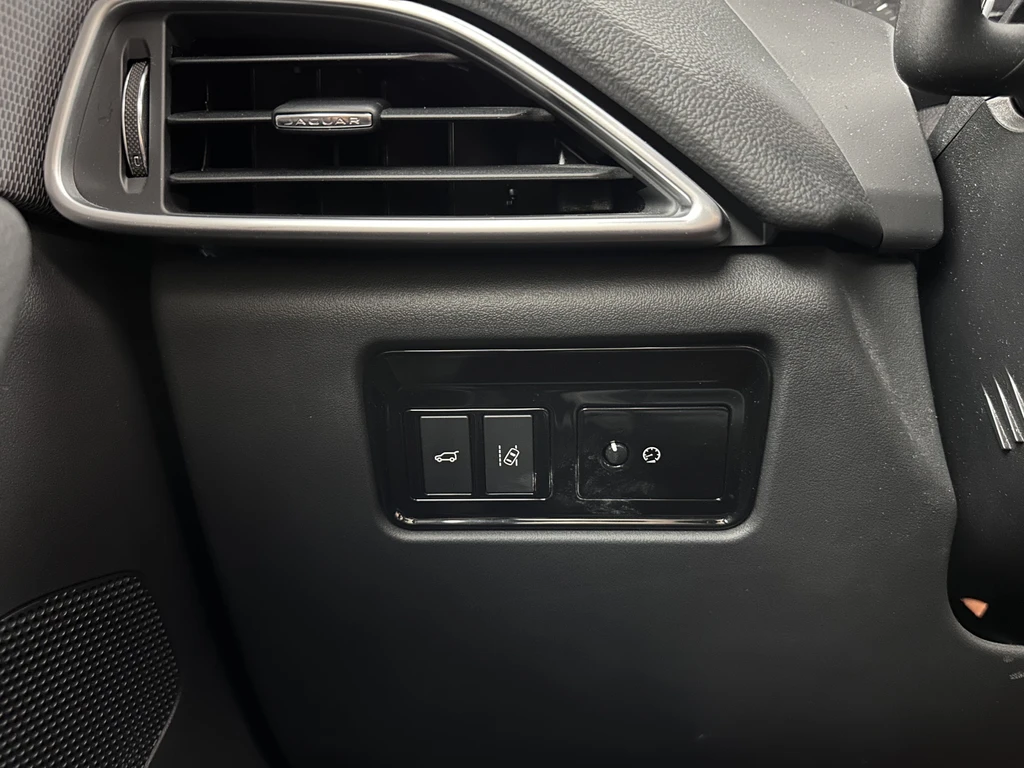 Jaguar F-PACE – foto 22