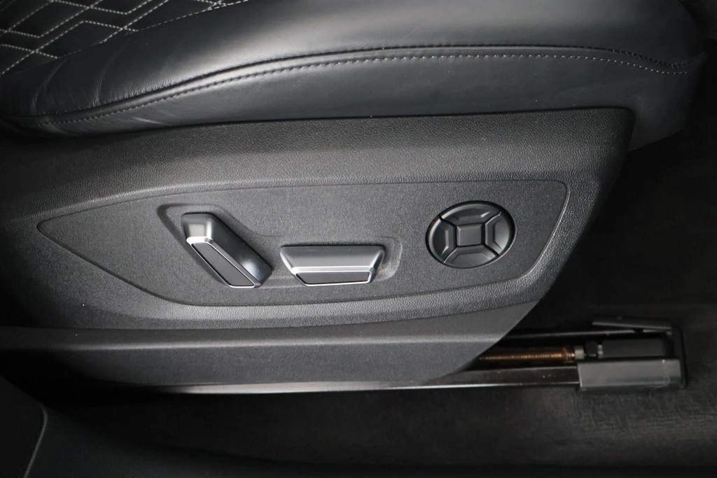 Audi e-tron – foto 12