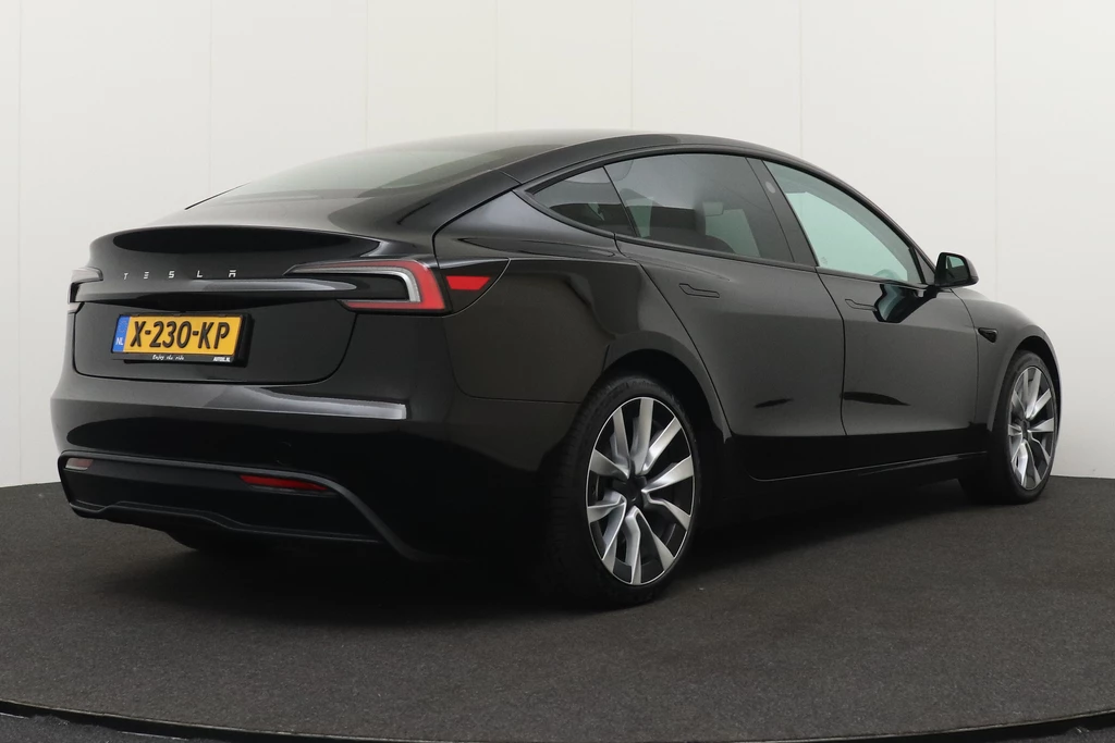 Tesla Model 3 – foto 4