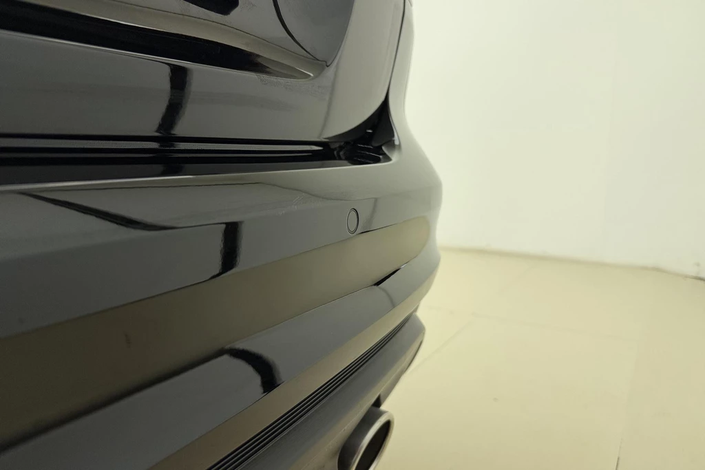 Jaguar XE – foto 12