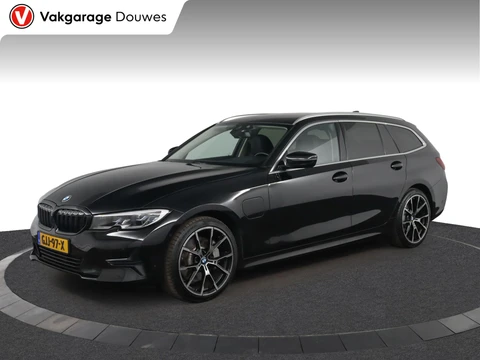 BMW 3-serie Touring 330e High Executive | Automaat | Harman & Kardon | HUD | 1/2 Leder | PDC | Camera | Keyless