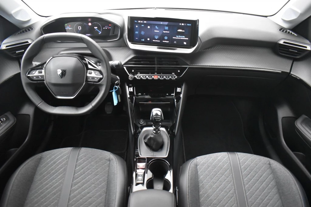 Peugeot 208 – foto 11