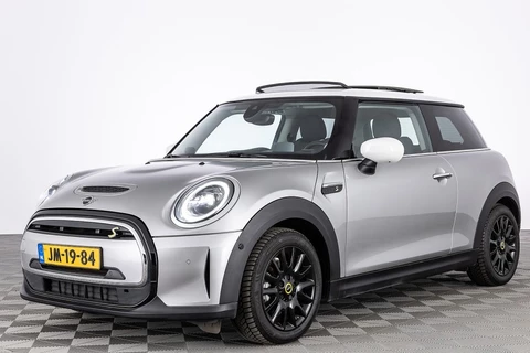 MINI Electric Mini Yours 33 kWh | PANORAMADAK | LEDER | harman/kardon | Head-Up | SOH: 98% | -HEMELVAART OPEN!-