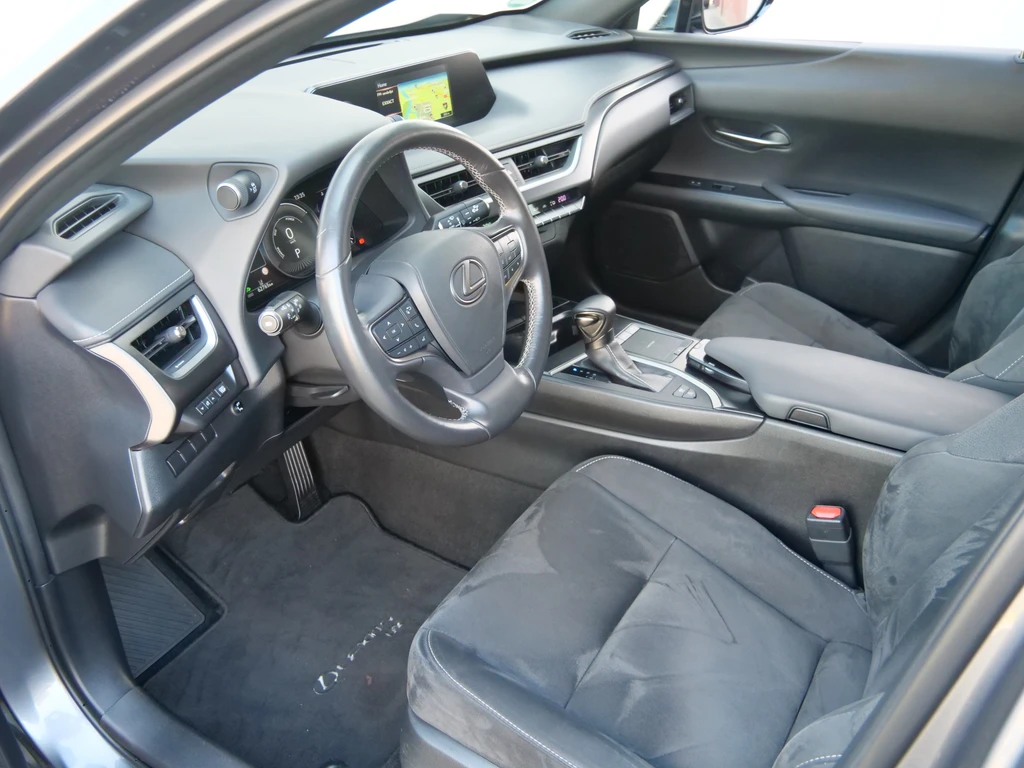 Lexus UX – foto 15