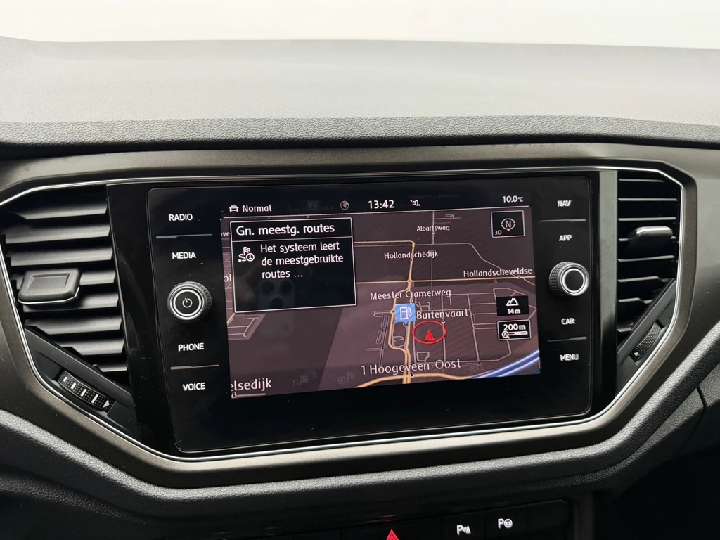 Volkswagen T-Roc – foto 18