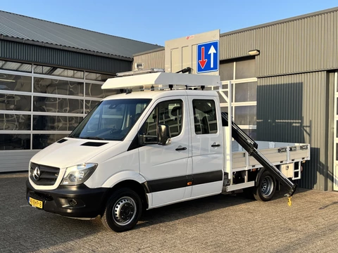 Mercedes-Benz Sprinter 513 CDI 366 Hiab Laadkraan 018T Trekhaak 2000 kg Airco 6 persoons uitvoering Open laadbak Pick-up Euro 6 Verkeersbord Actiebord Pijlenbord Bakwagen P-up Tachograaf 1e eigenaar ex gemeente