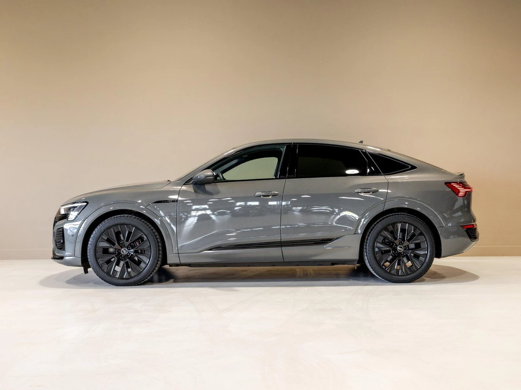 Audi Q8 Sportback e-tron – foto 2