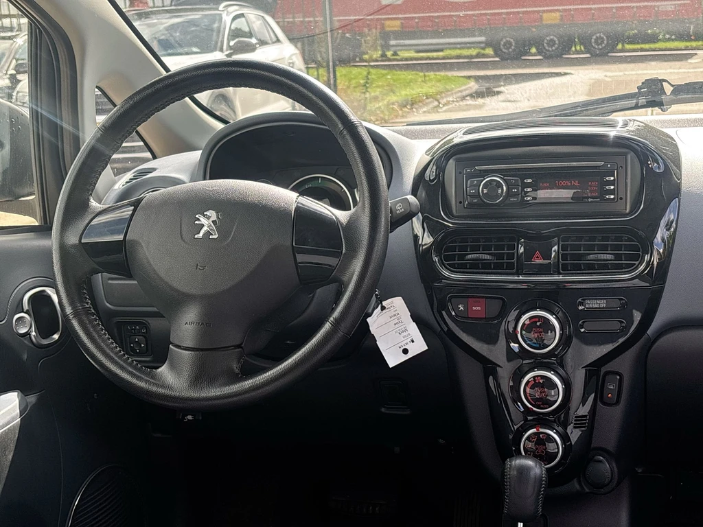 Peugeot iOn – foto 9