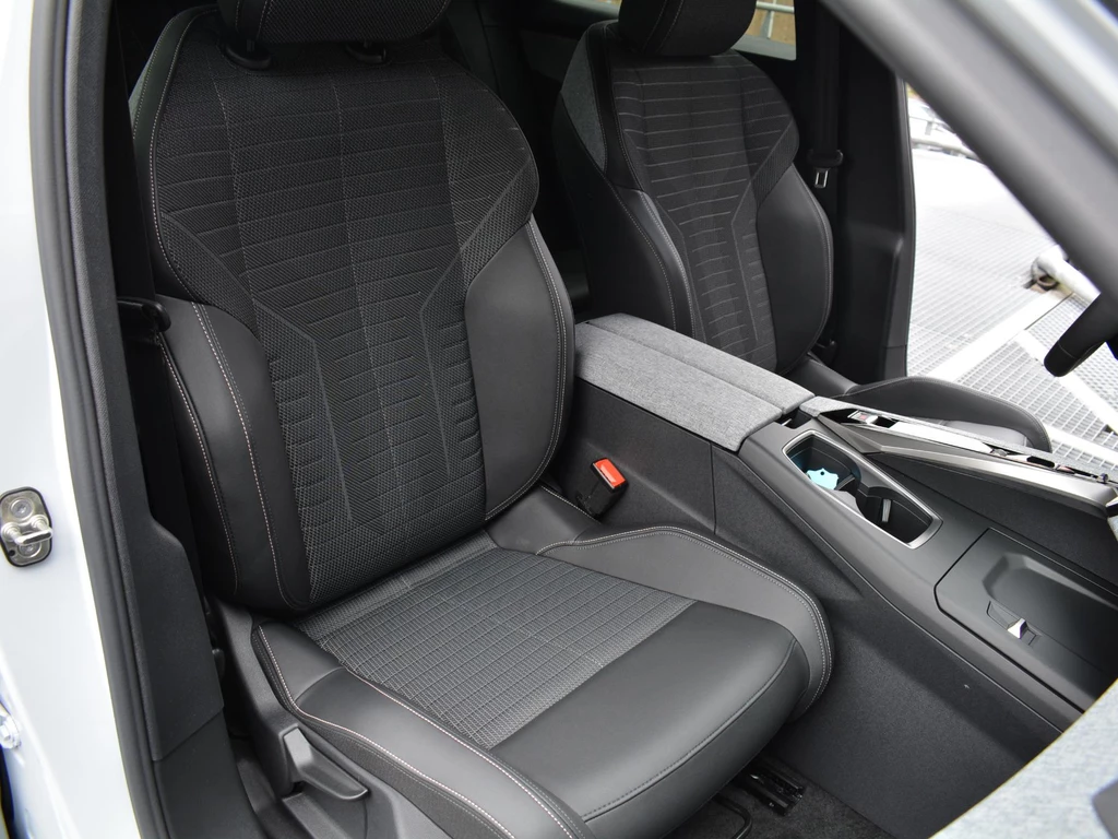 Peugeot e-3008 – foto 22