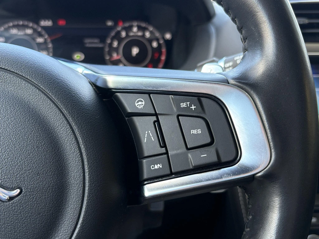 Jaguar F-PACE – foto 26