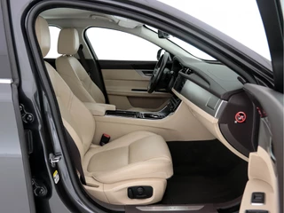 Jaguar XF – thumbnail 11