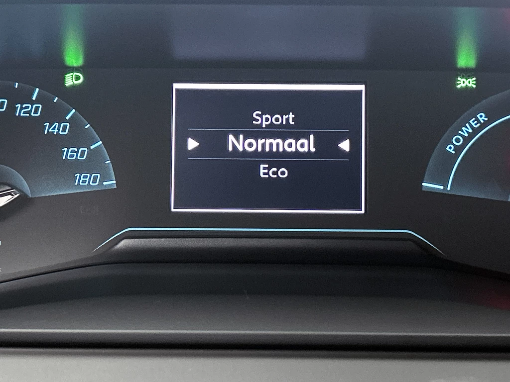 Peugeot e-2008 – foto 11