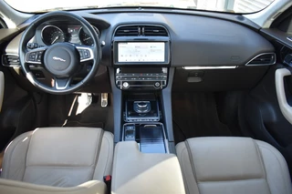 Jaguar F-PACE – thumbnail 16