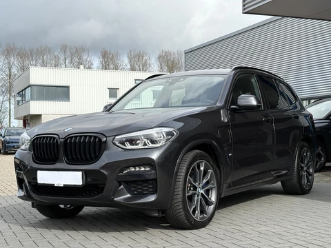 BMW X3 xDrive30e M Sport Plug-in Hybride | PHEV | Elek. Trekhaak | 20 inch | M pakket | Stoelverwarming | Shadowline Exterior | Adaptive Led verlichting | Hifi | Volledig digitaal instrumentenpaneel