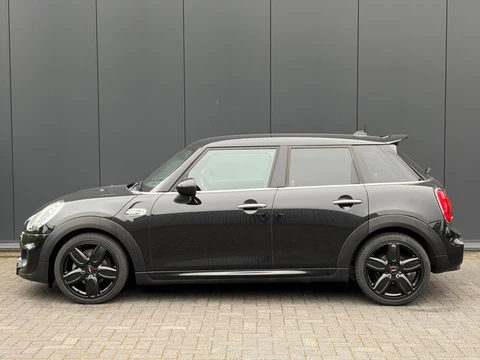 MINI Cooper 1.5 JCW pakket Leder Navi LED PDC Cruise NL-auto