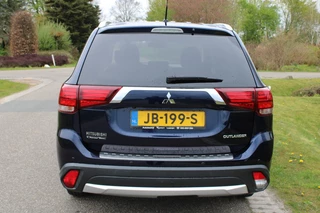 Mitsubishi Outlander – thumbnail 3
