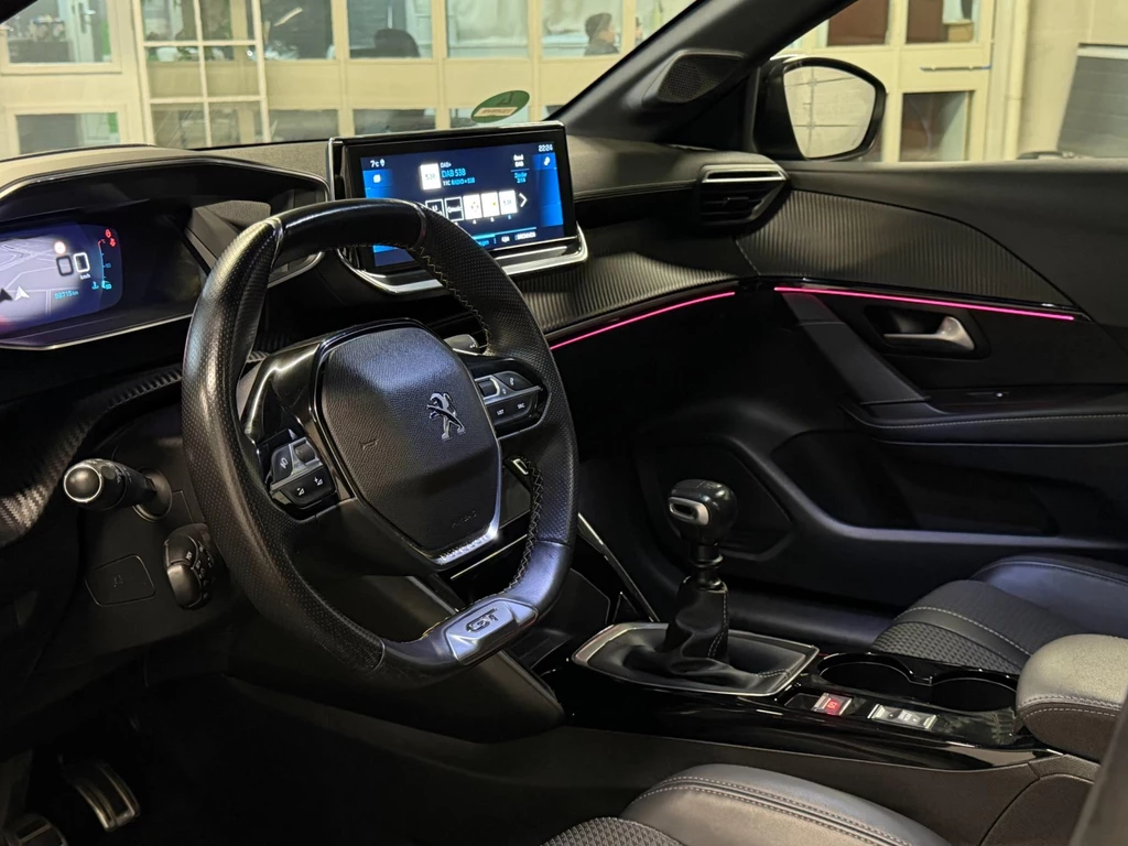 Peugeot 208 – foto 10