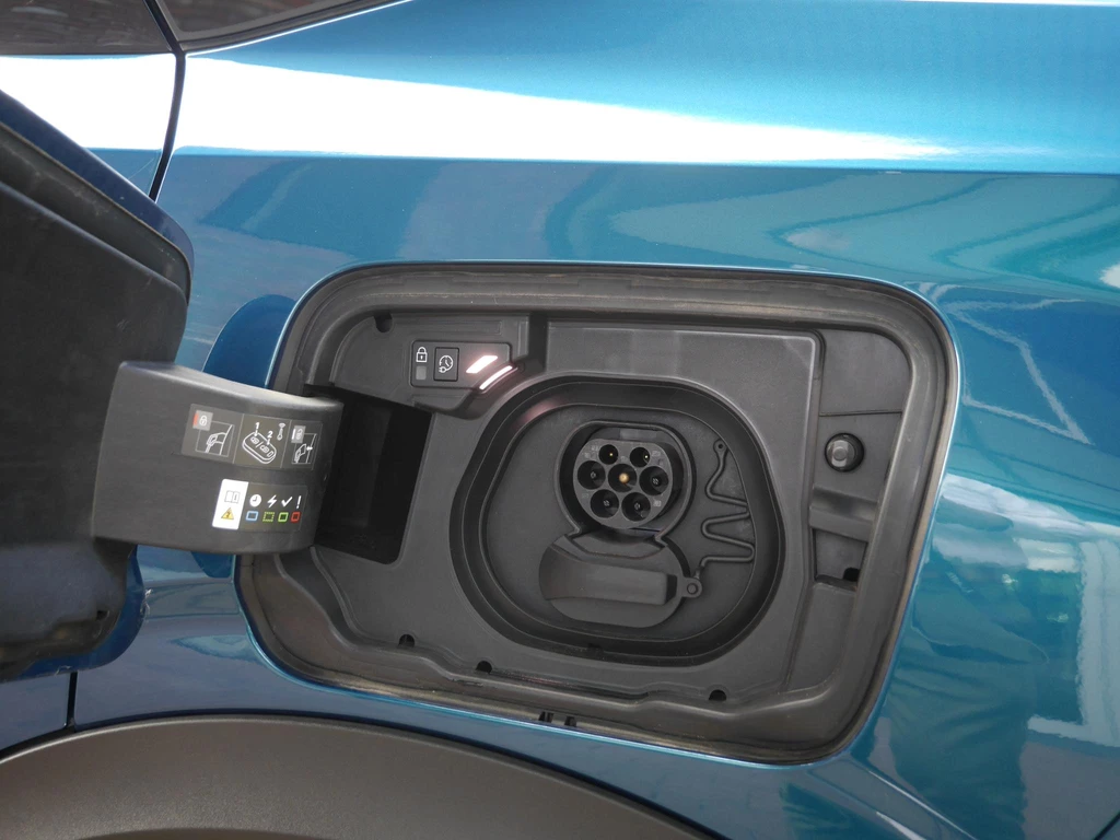 Peugeot e-3008 – foto 34