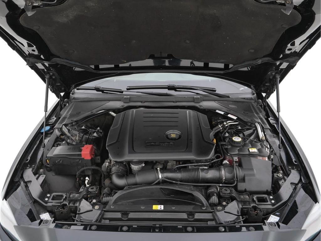 Jaguar XE – foto 24