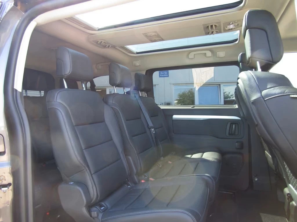 Peugeot e-Traveller – foto 13