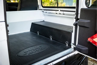 Land Rover Defender – thumbnail 18