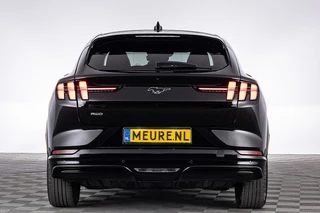 Ford Mustang Mach-E – thumbnail 3
